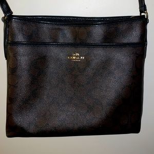 Medium purse